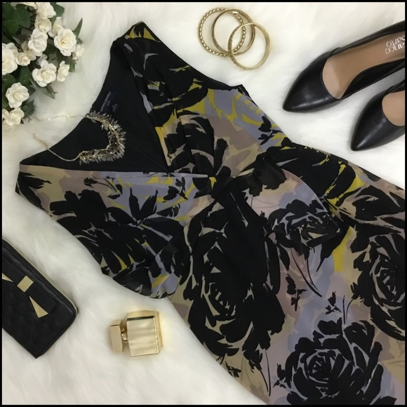 Banana Republic Dresses & Skirts - NWOT Banana Republic Sleeveless Dress